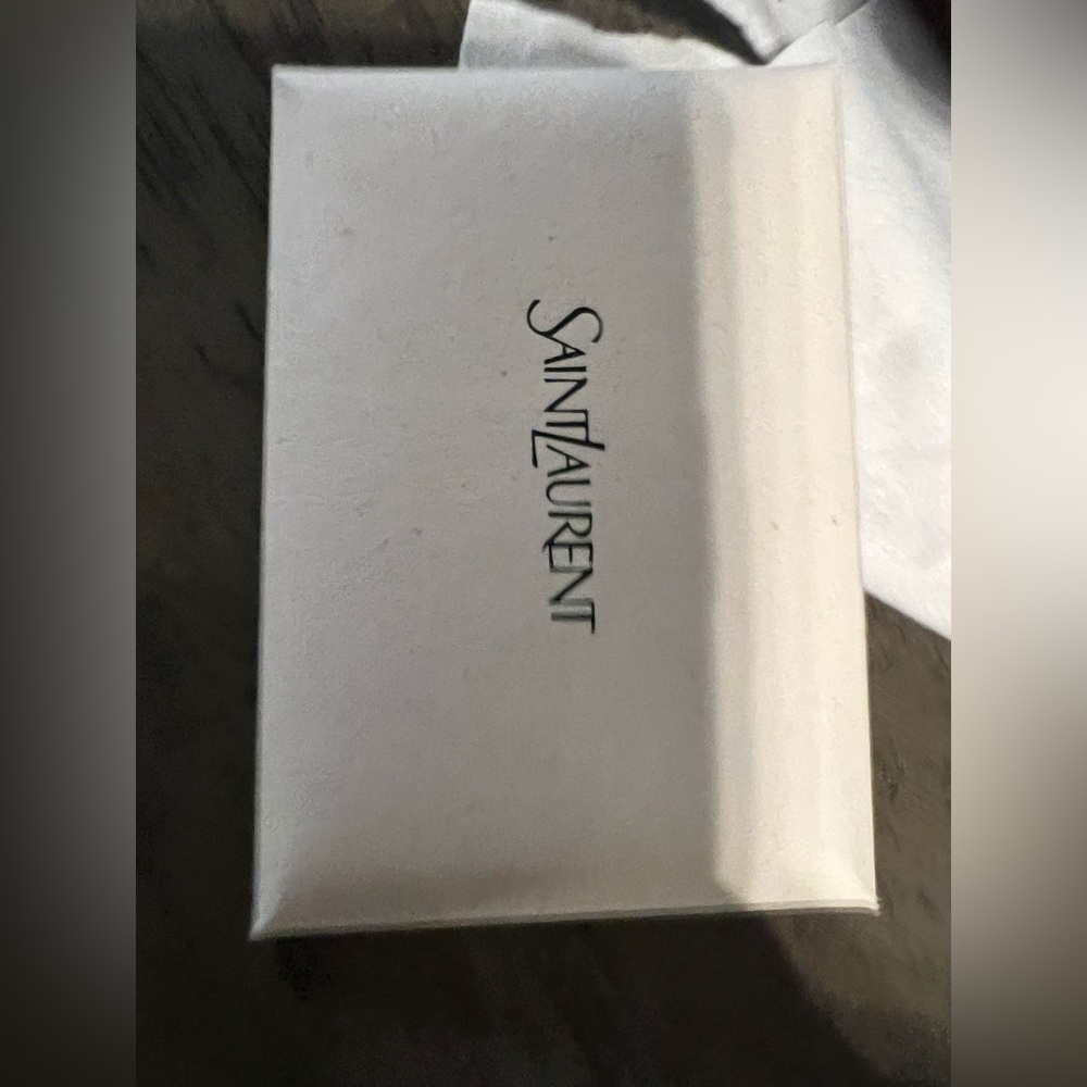 SAINT LAURENT
Large Loulou Chain Bag - Picture 2 of 11